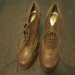 Shoedazzle brown leather lace up booties size 10